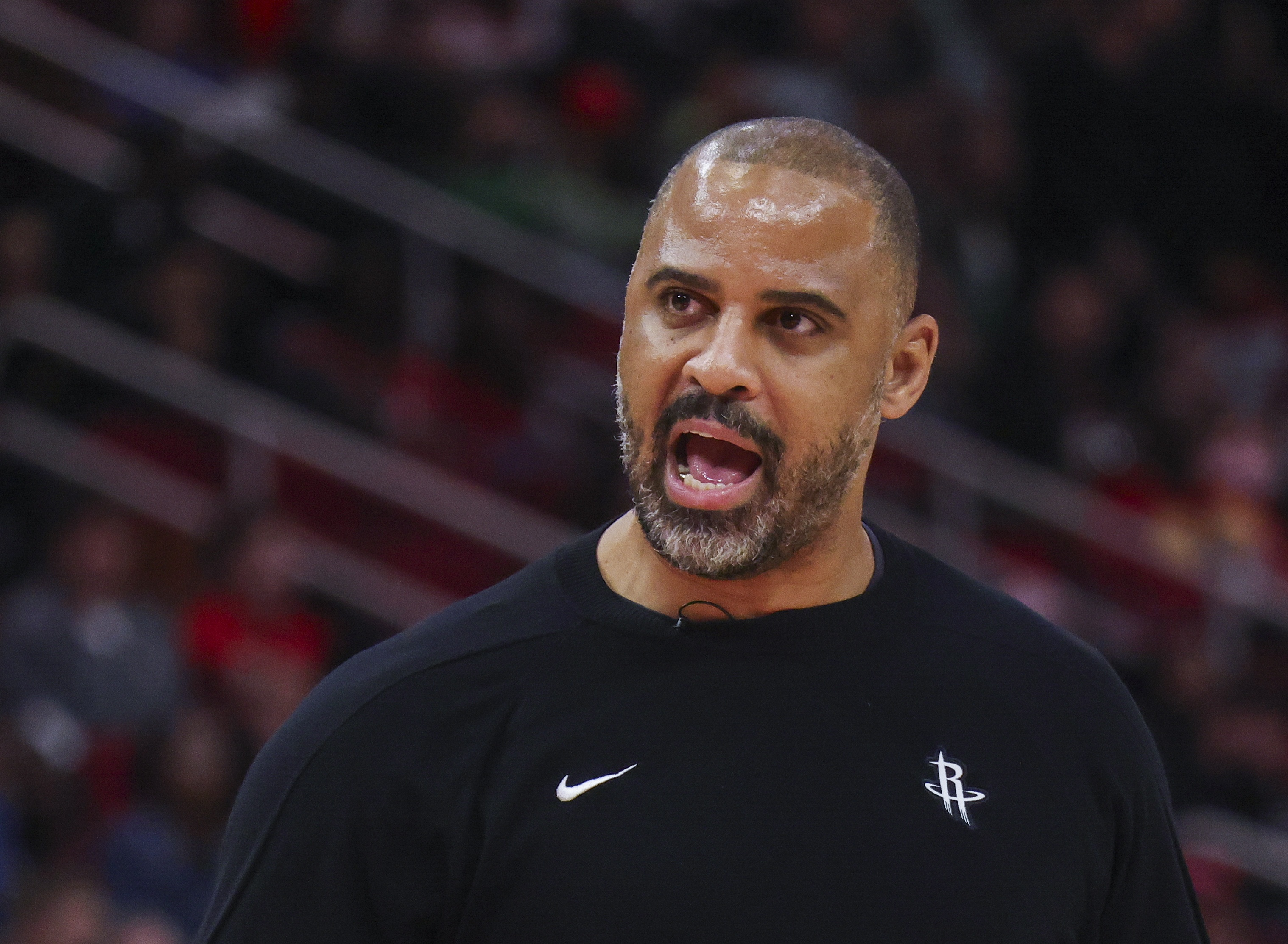 开云体育APP-乌度卡:我们毫无斗志 毫无侵略性 只是一遍遍犯相同的错误