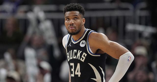 幸无大碍！字母哥谈扣篮受伤：本想重返赛场 但球队说不值得冒险